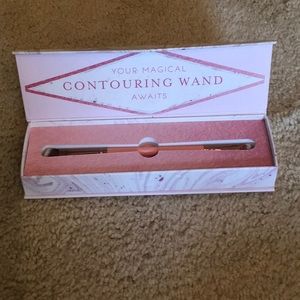 Luxie 182 Nose Perfector Makeup Brush